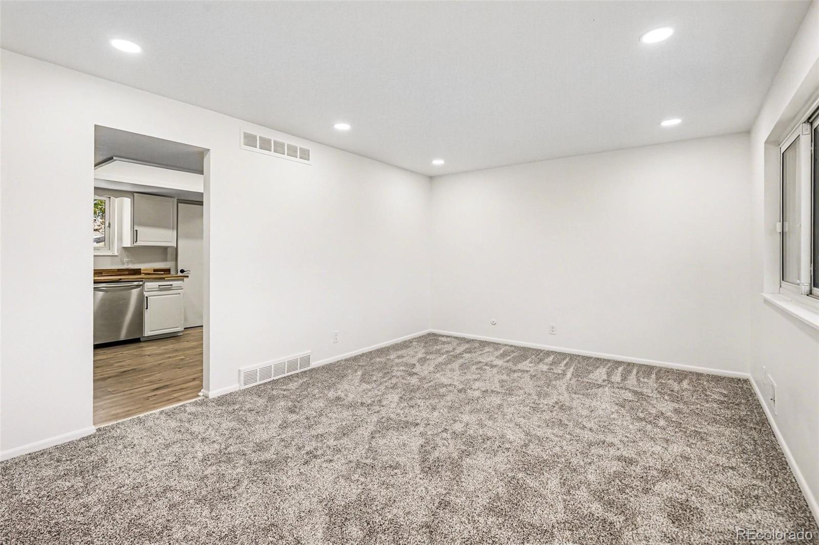 MLS Image #5 for 5034  scranton court,denver, Colorado