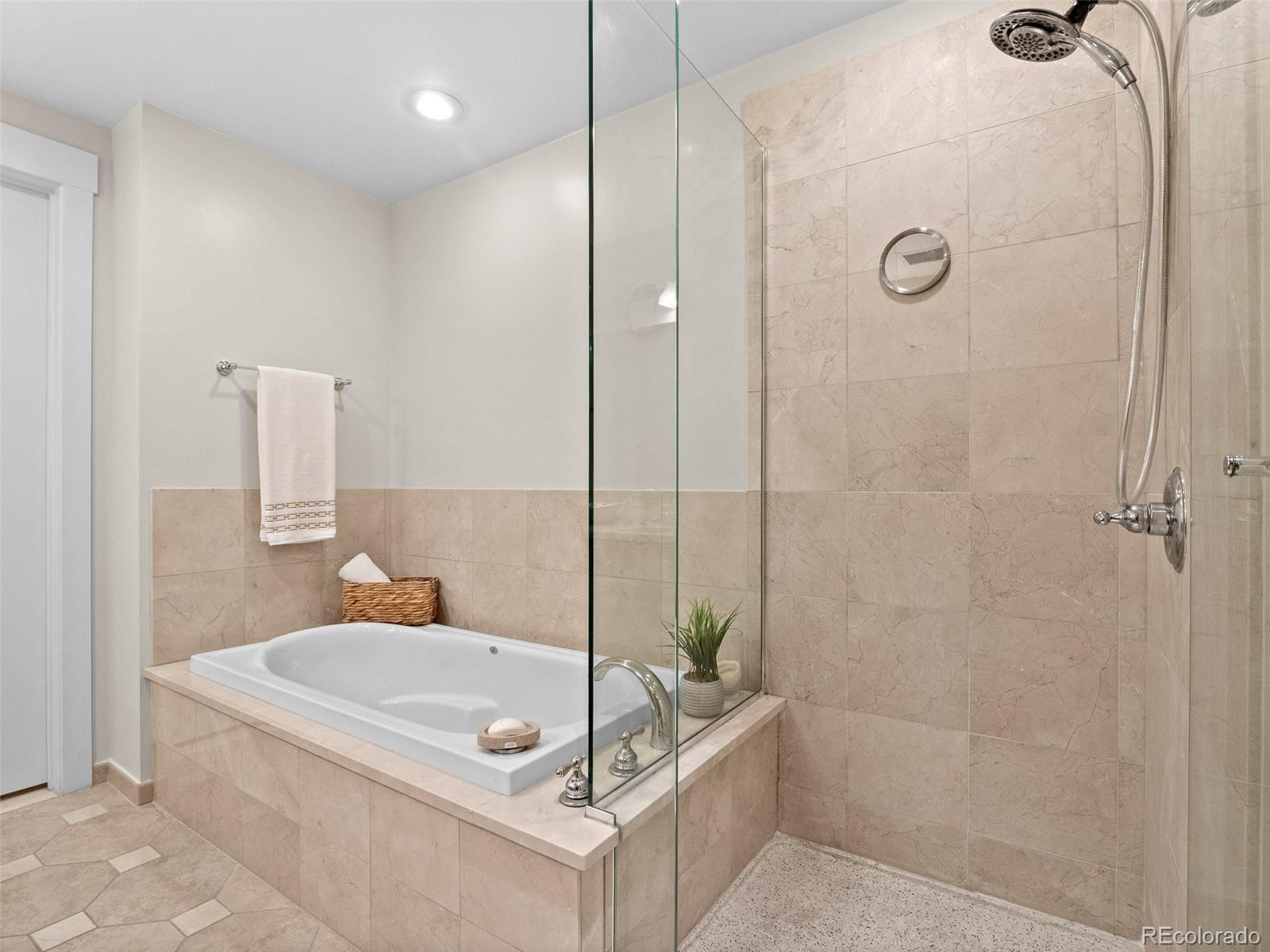 MLS Image #21 for 7220 w bonfils lane,lakewood, Colorado