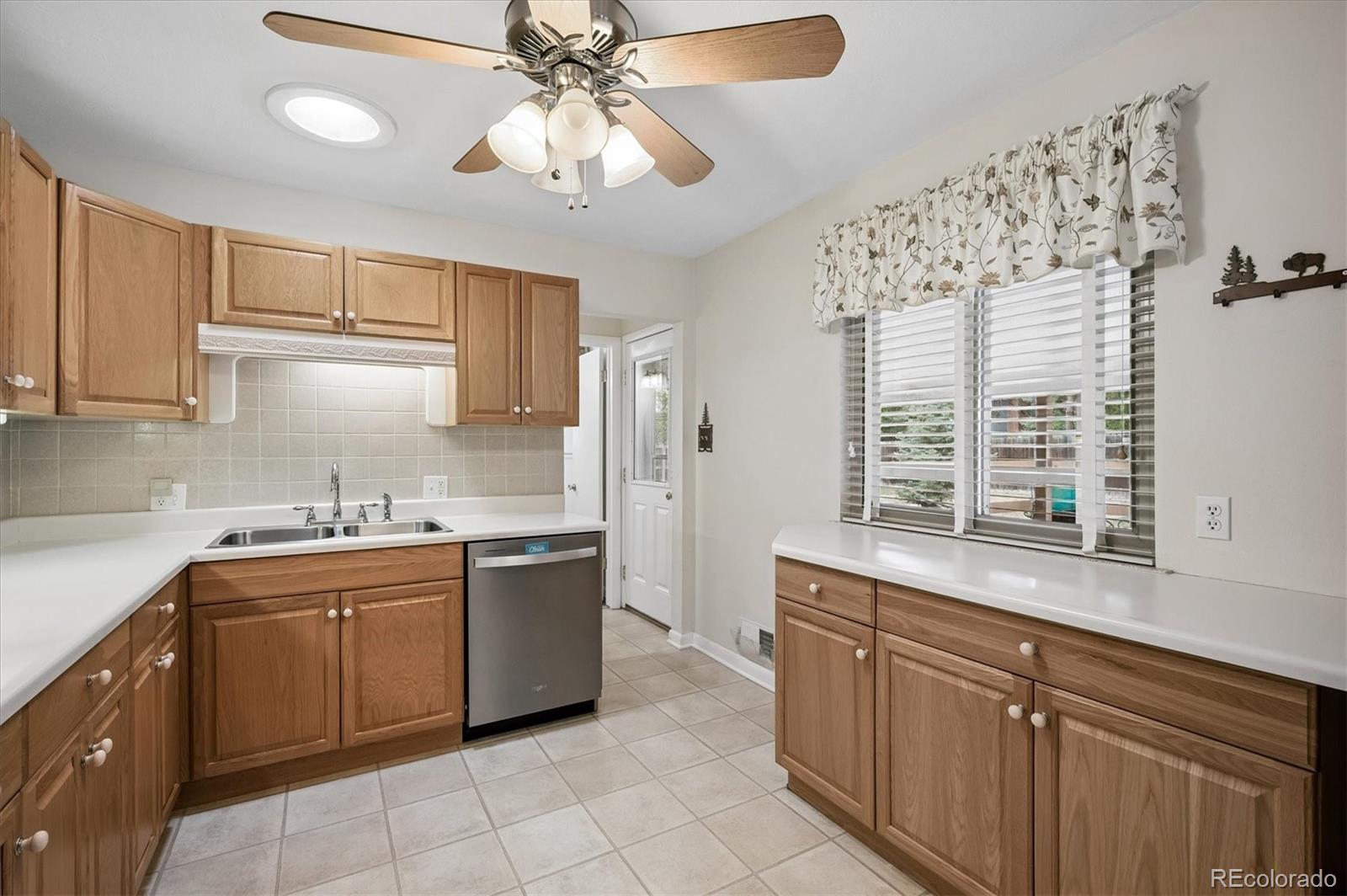 MLS Image #8 for 8329 s allison street,littleton, Colorado