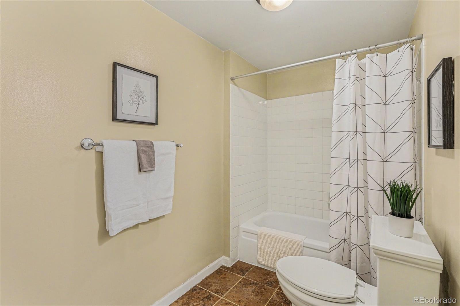 MLS Image #27 for 7577 s fillmore way,centennial, Colorado