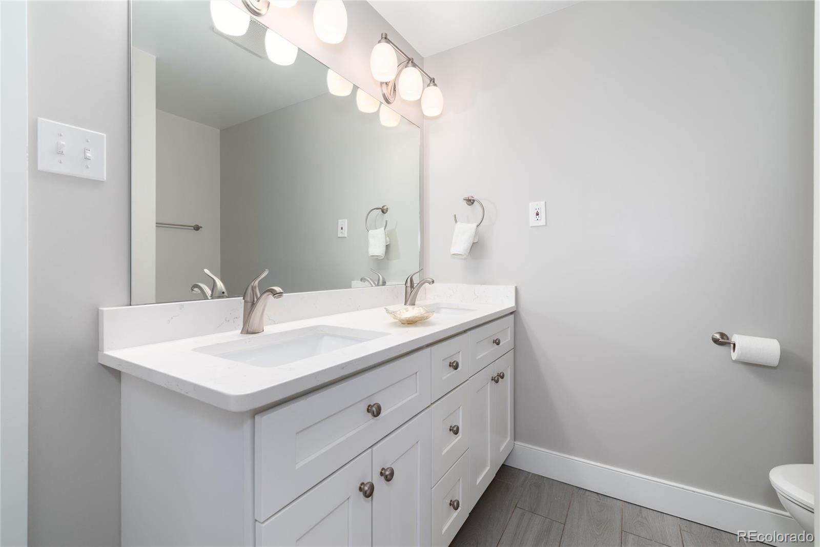 MLS Image #29 for 3750 s glencoe street,denver, Colorado