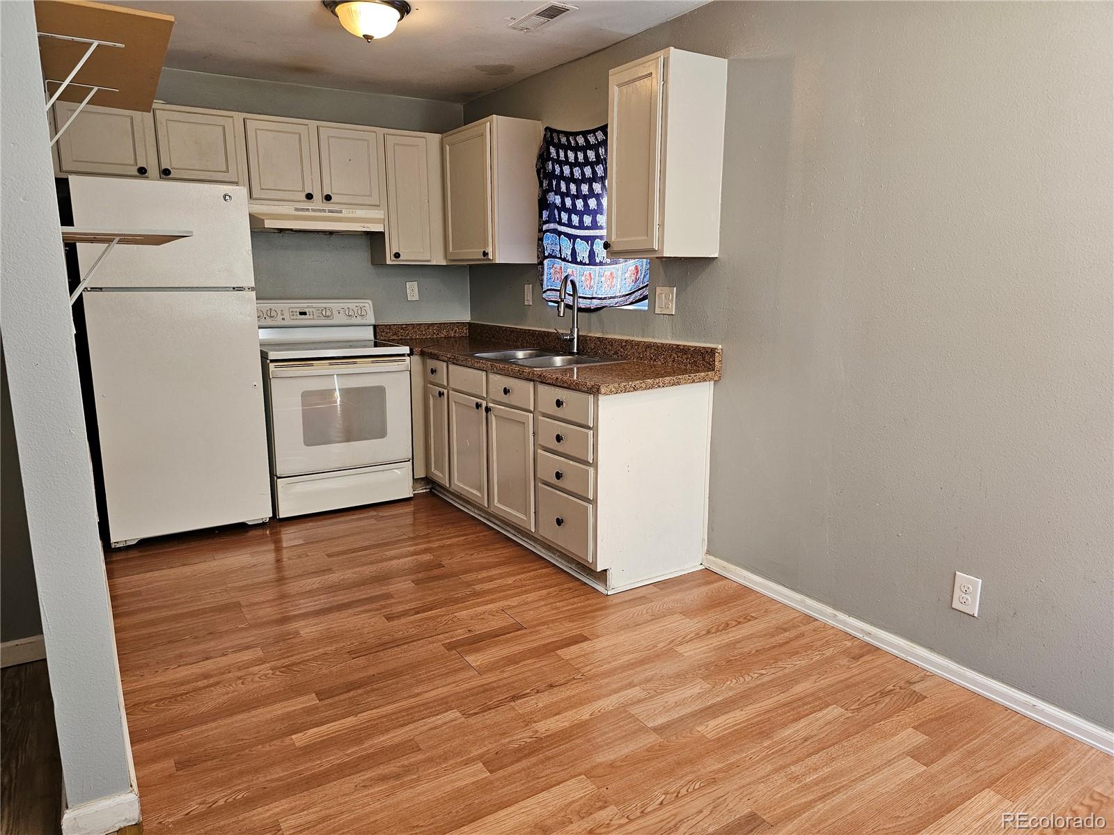 MLS Image #3 for 2157  preuss road c,colorado springs, Colorado