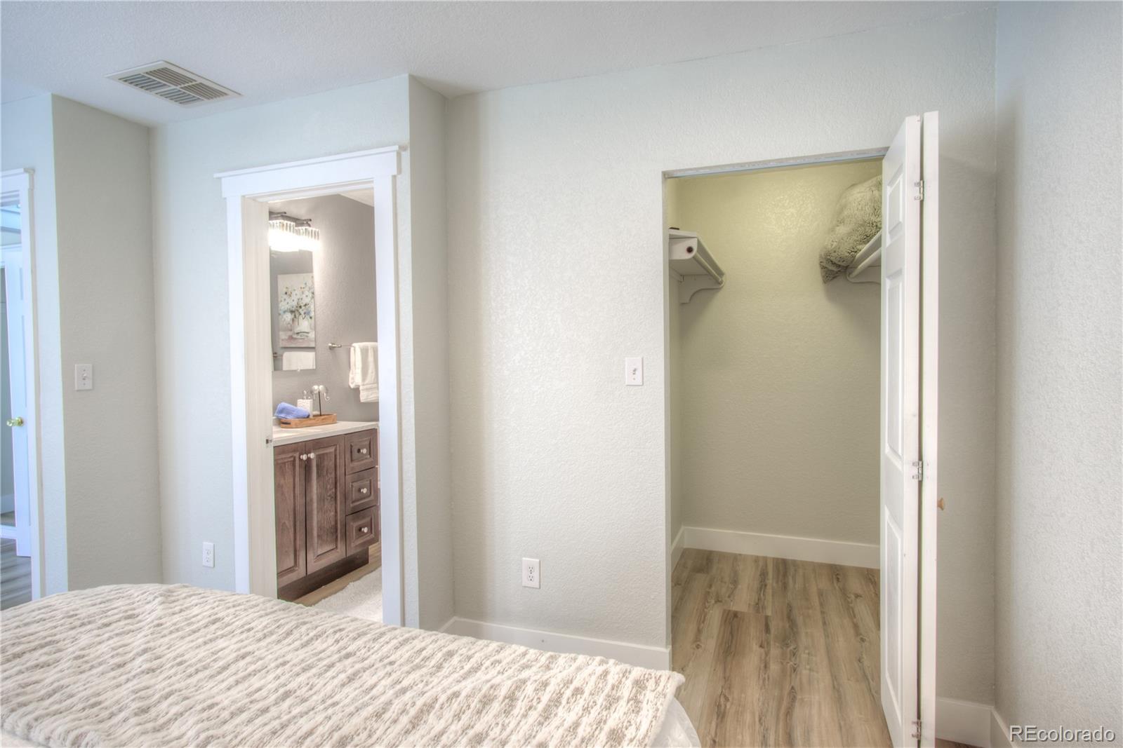 MLS Image #18 for 3050 s forest street,denver, Colorado