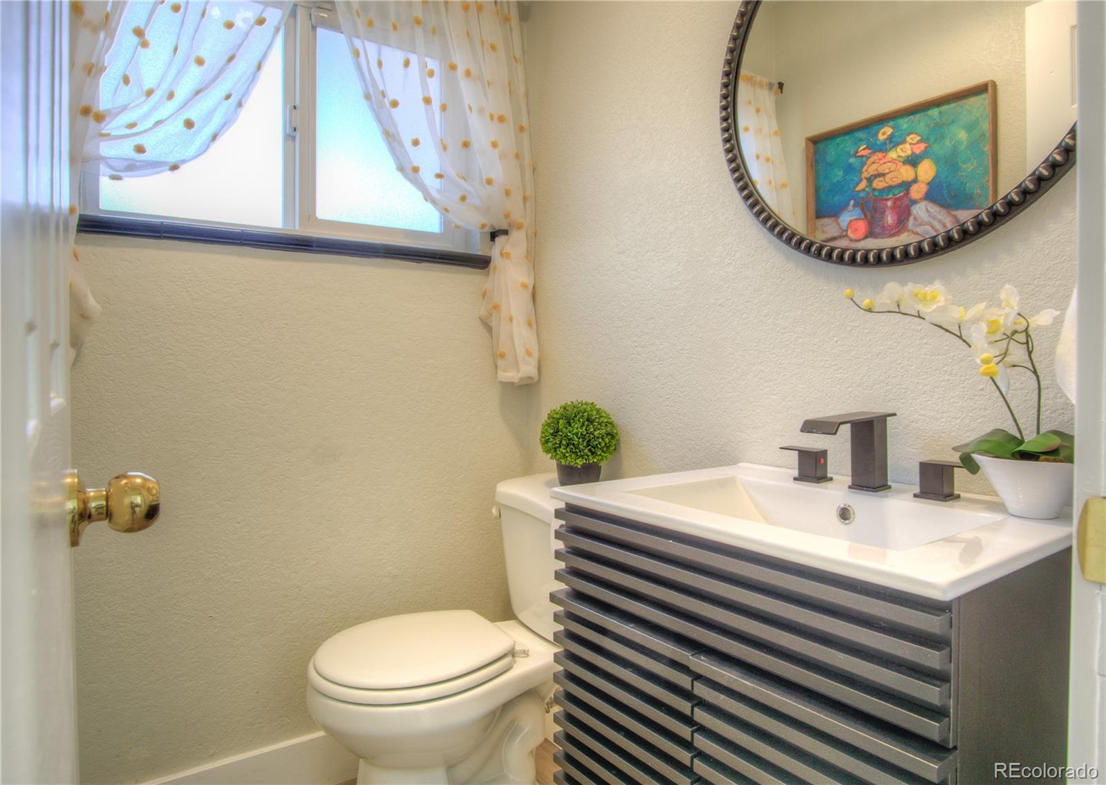 MLS Image #26 for 3050 s forest street,denver, Colorado