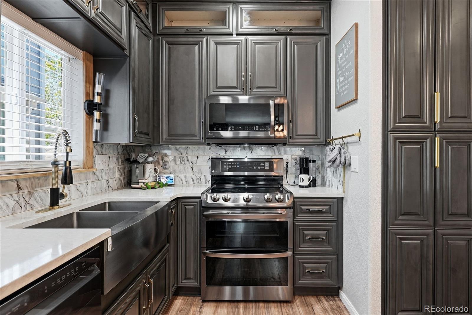 MLS Image #19 for 20982 e 40th place,denver, Colorado