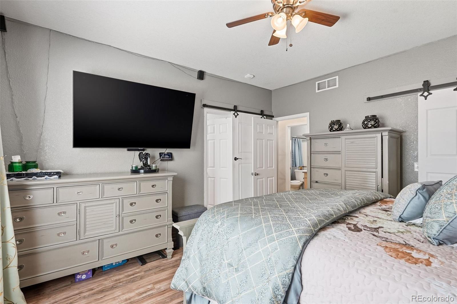 MLS Image #23 for 20982 e 40th place,denver, Colorado