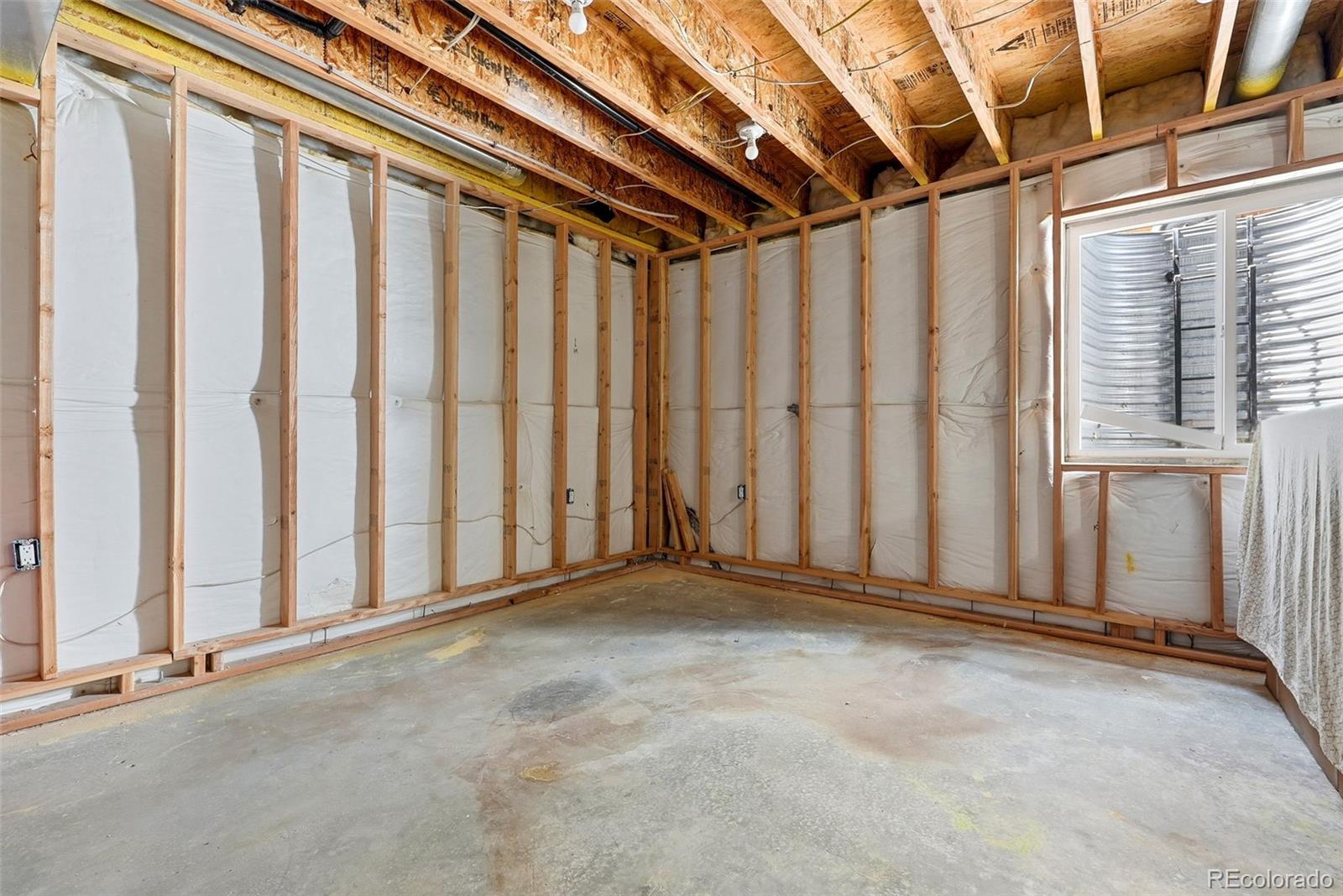 MLS Image #29 for 20982 e 40th place,denver, Colorado