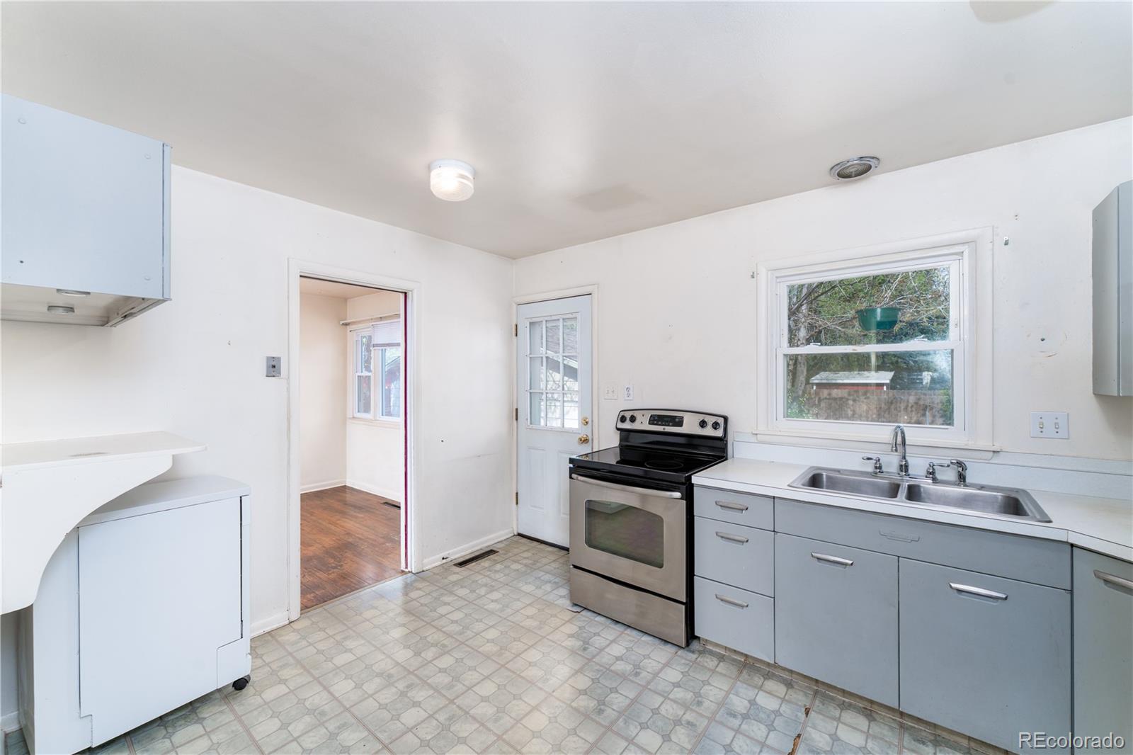 MLS Image #8 for 2818  templeton gap road,colorado springs, Colorado