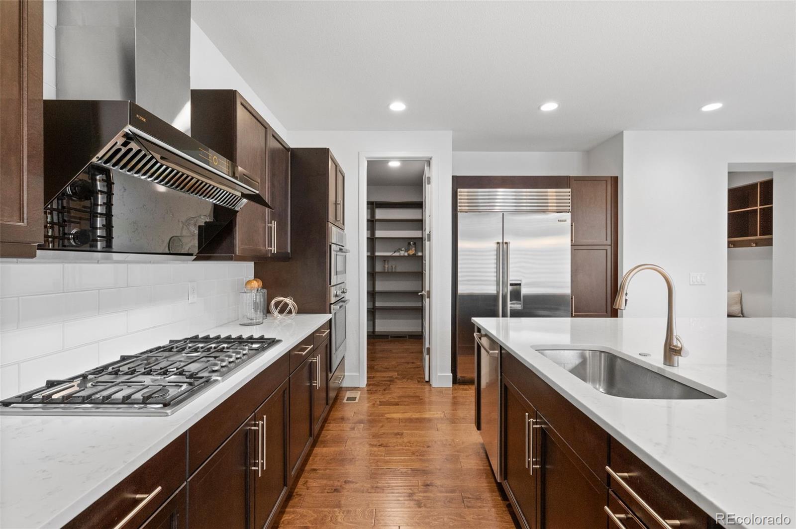 MLS Image #9 for 9409 e 58th drive,denver, Colorado