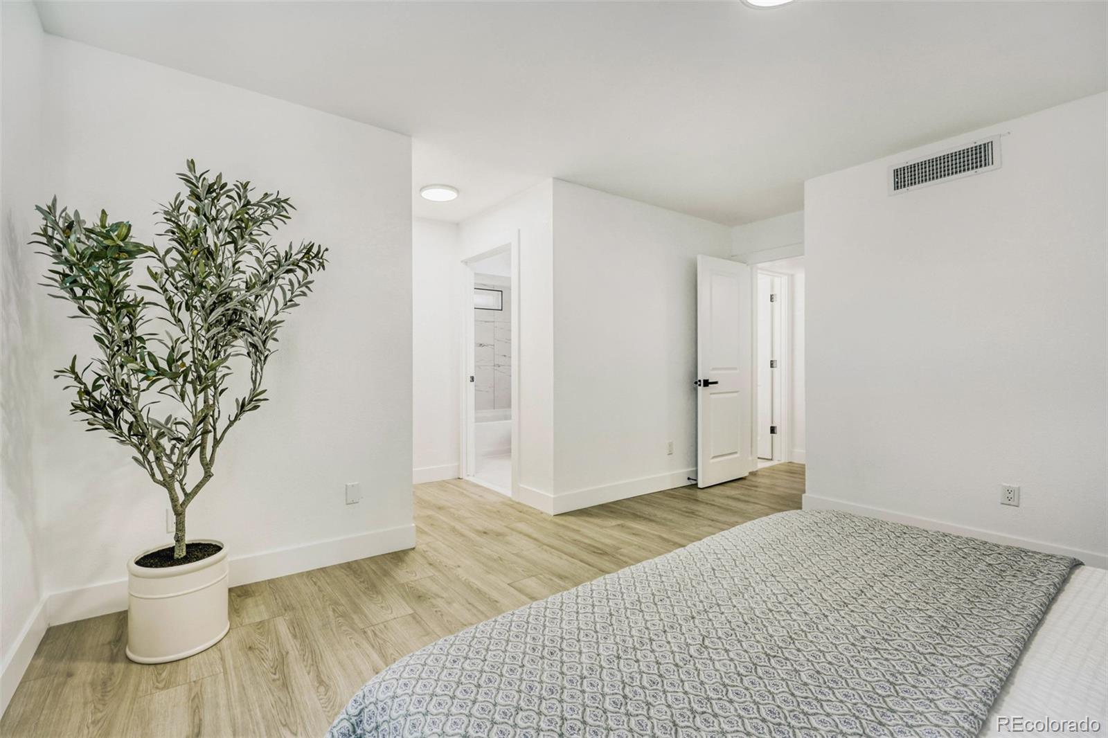 MLS Image #12 for 3855 s monaco street 103,denver, Colorado