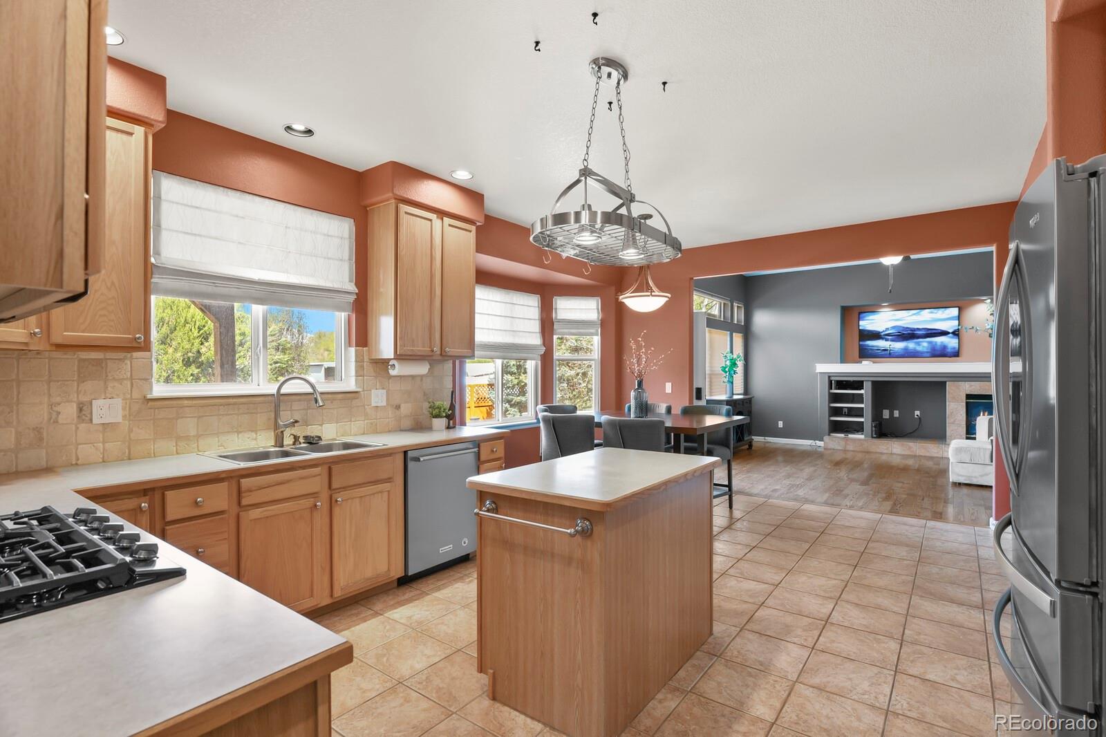 MLS Image #12 for 815  allen drive,longmont, Colorado