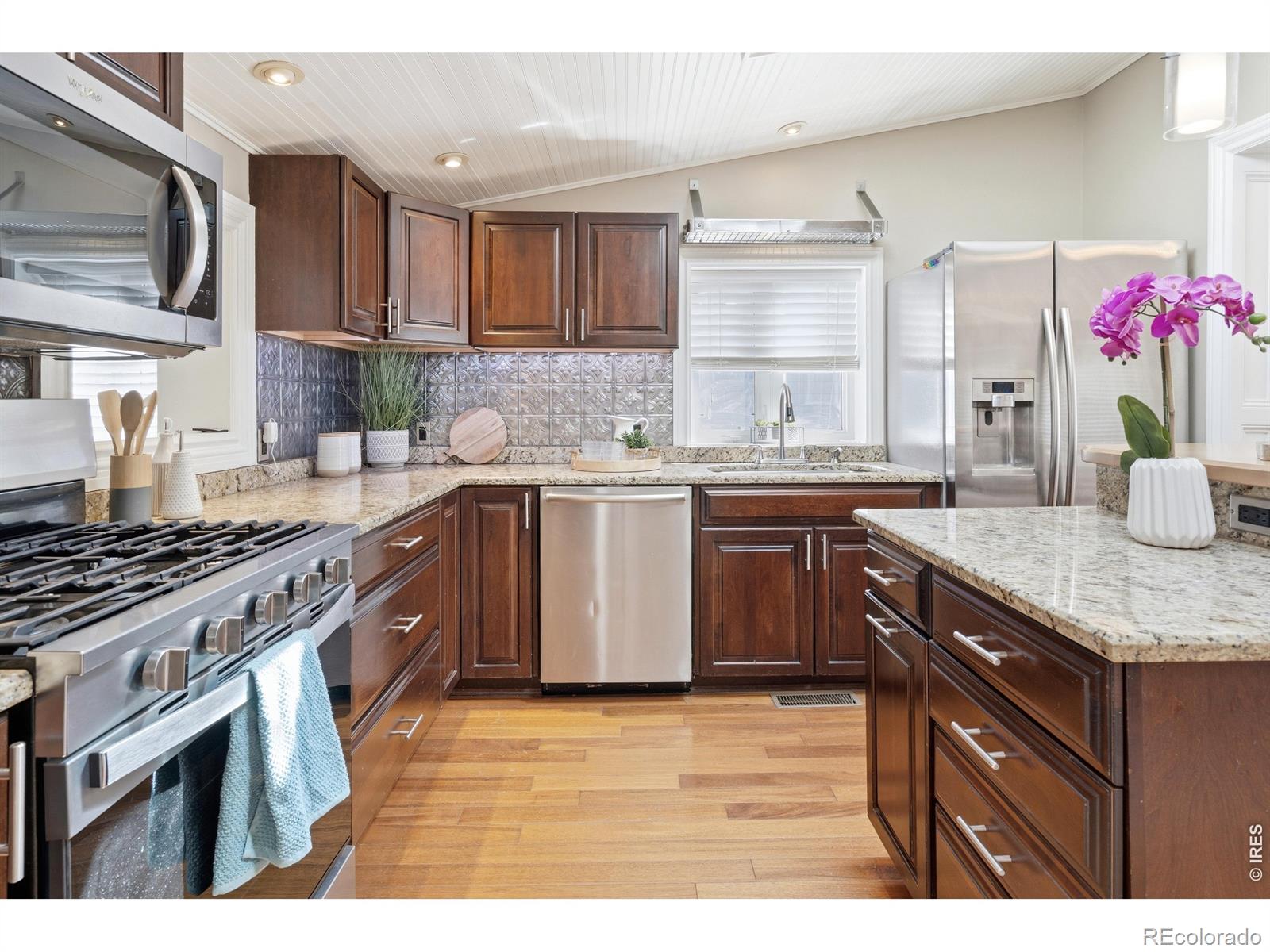 MLS Image #9 for 936  6th street,berthoud, Colorado