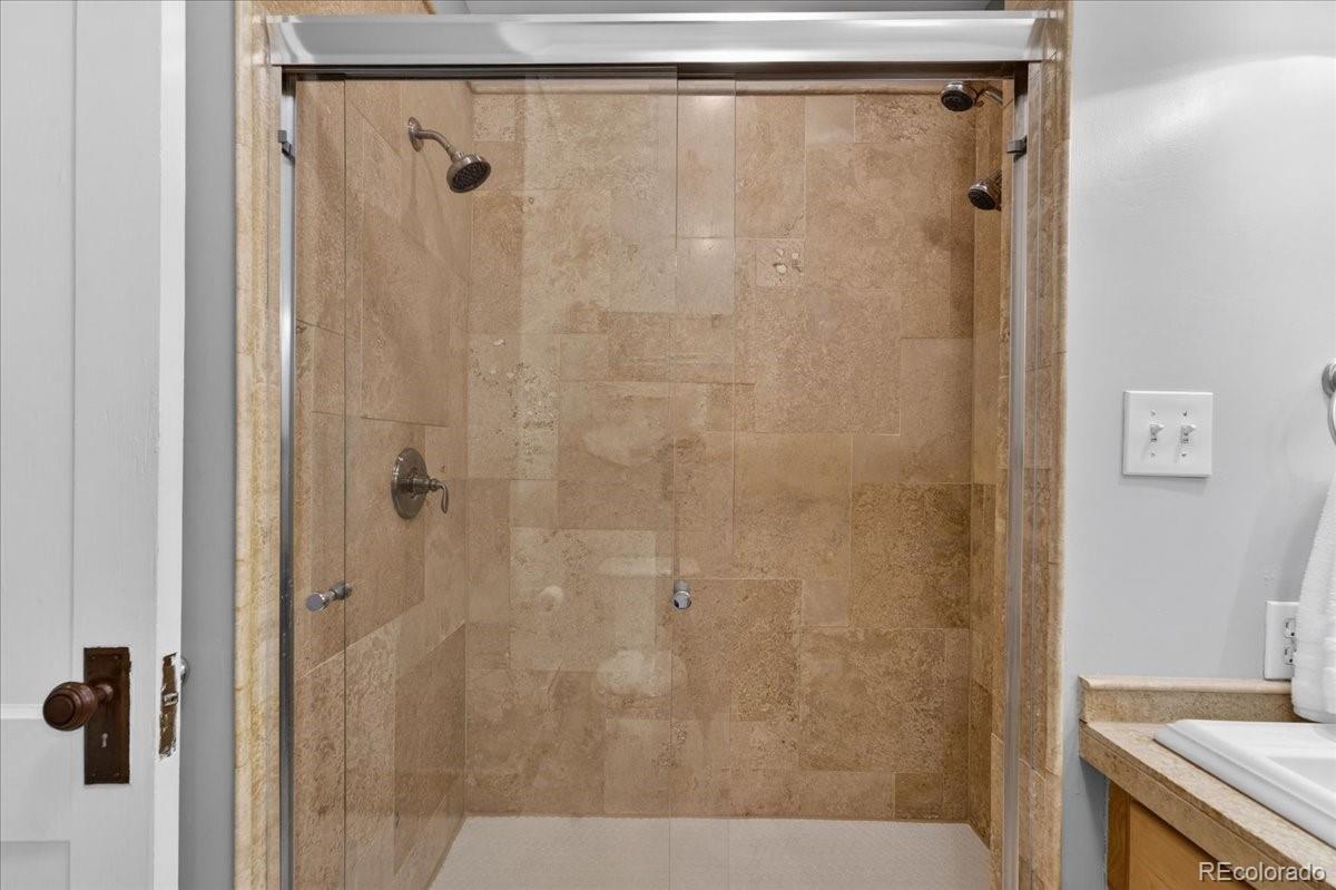 MLS Image #22 for 1331  bellaire street,denver, Colorado