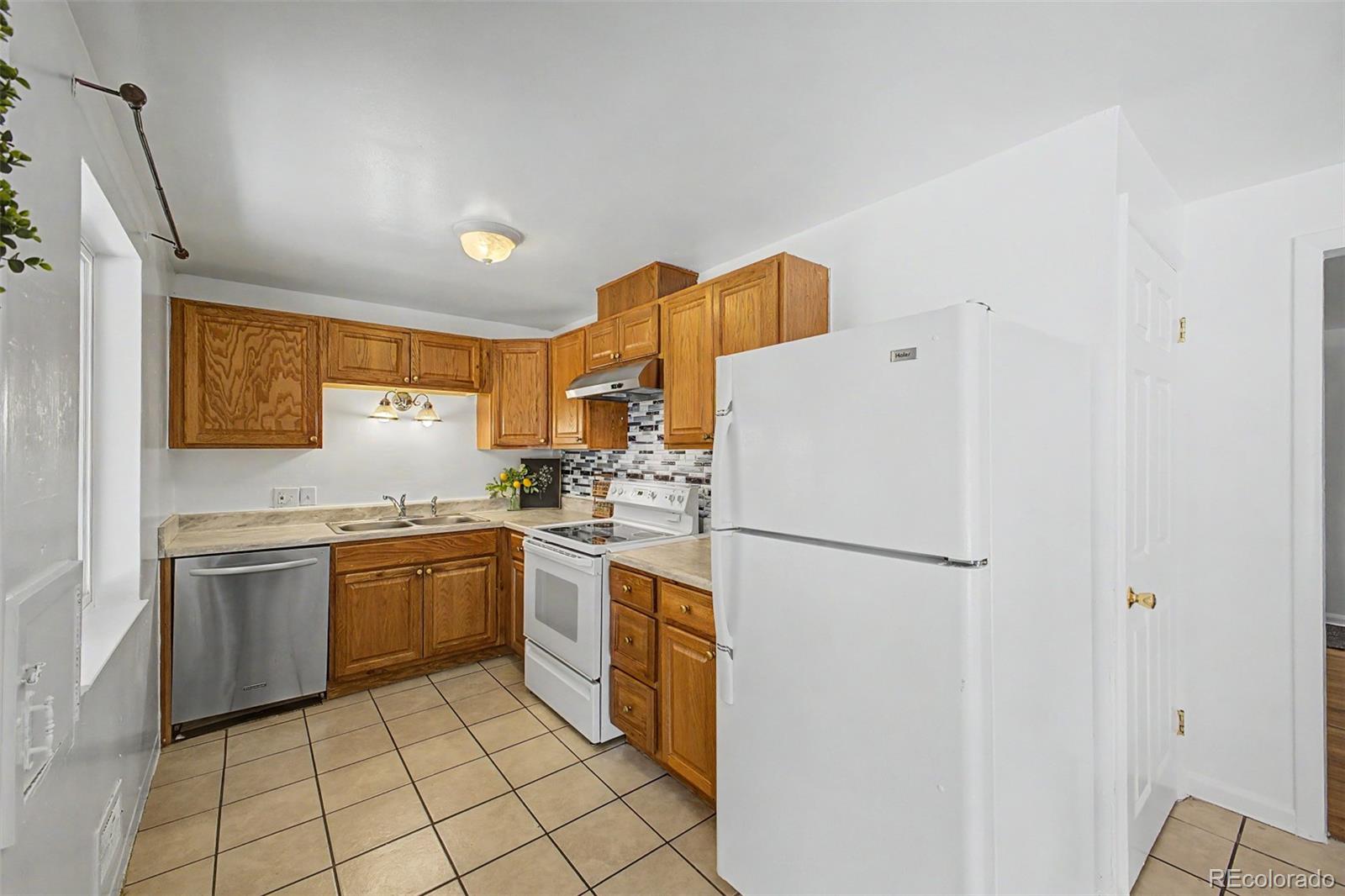 MLS Image #13 for 565  florence street,aurora, Colorado