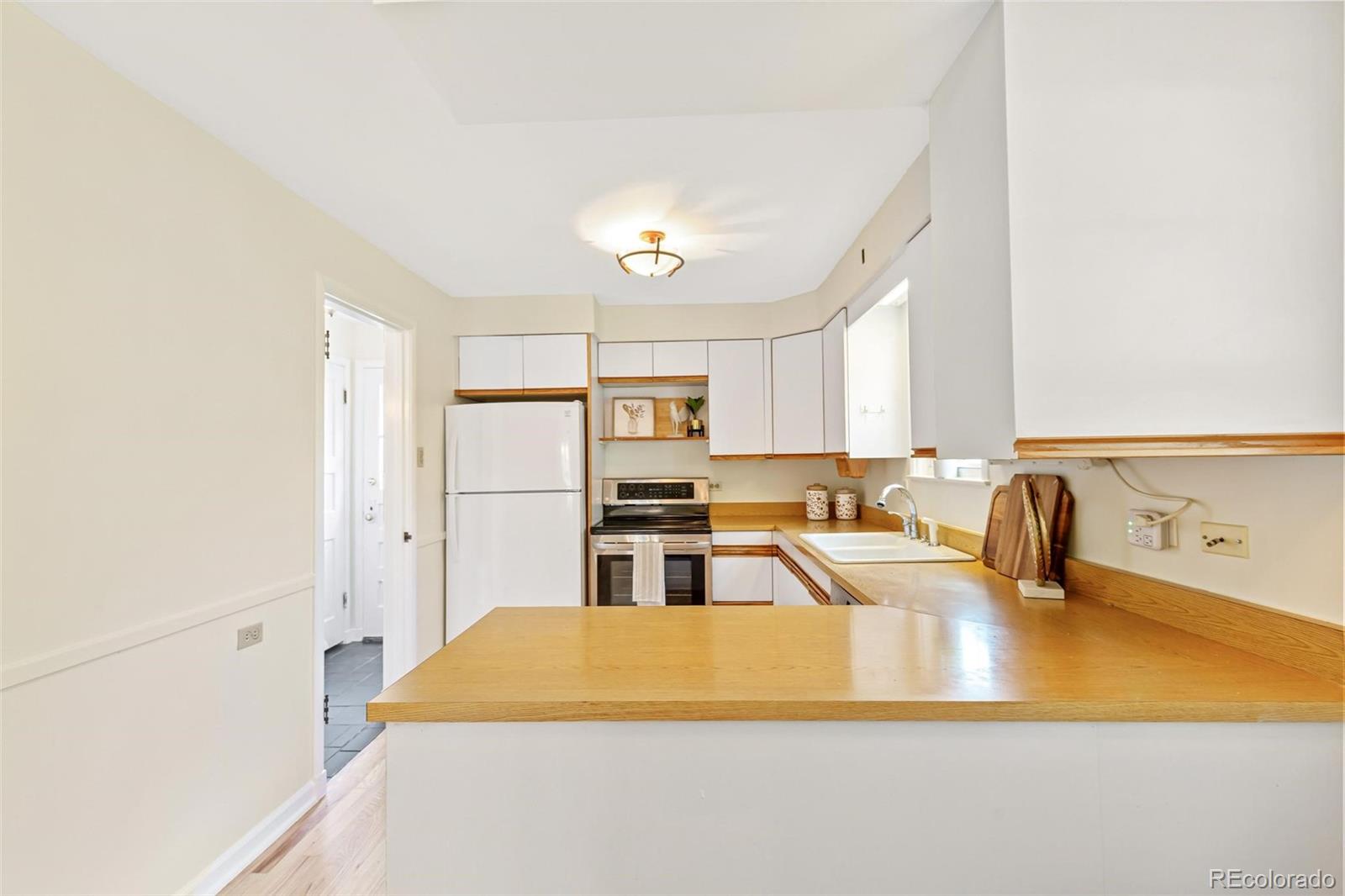 MLS Image #12 for 660  krameria street,denver, Colorado