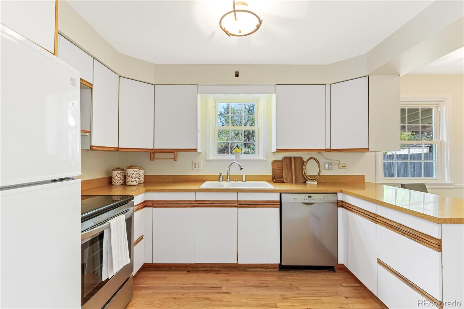 MLS Image #14 for 660  krameria street,denver, Colorado
