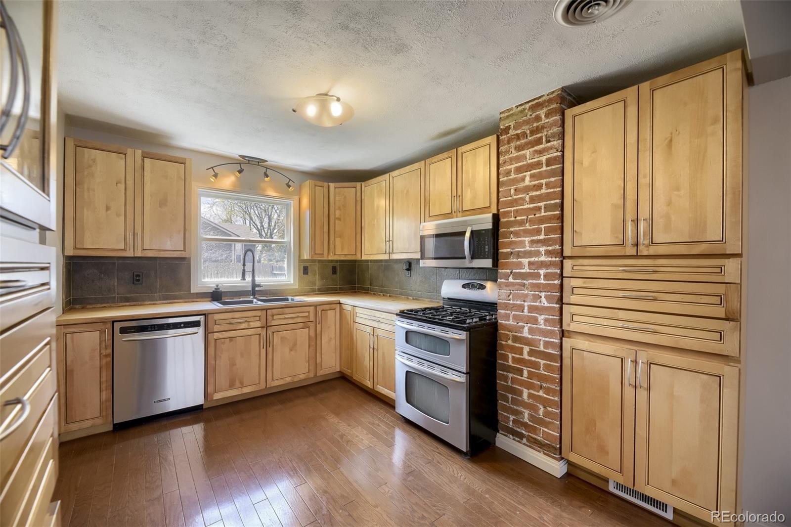 MLS Image #12 for 4058 s lincoln street,englewood, Colorado