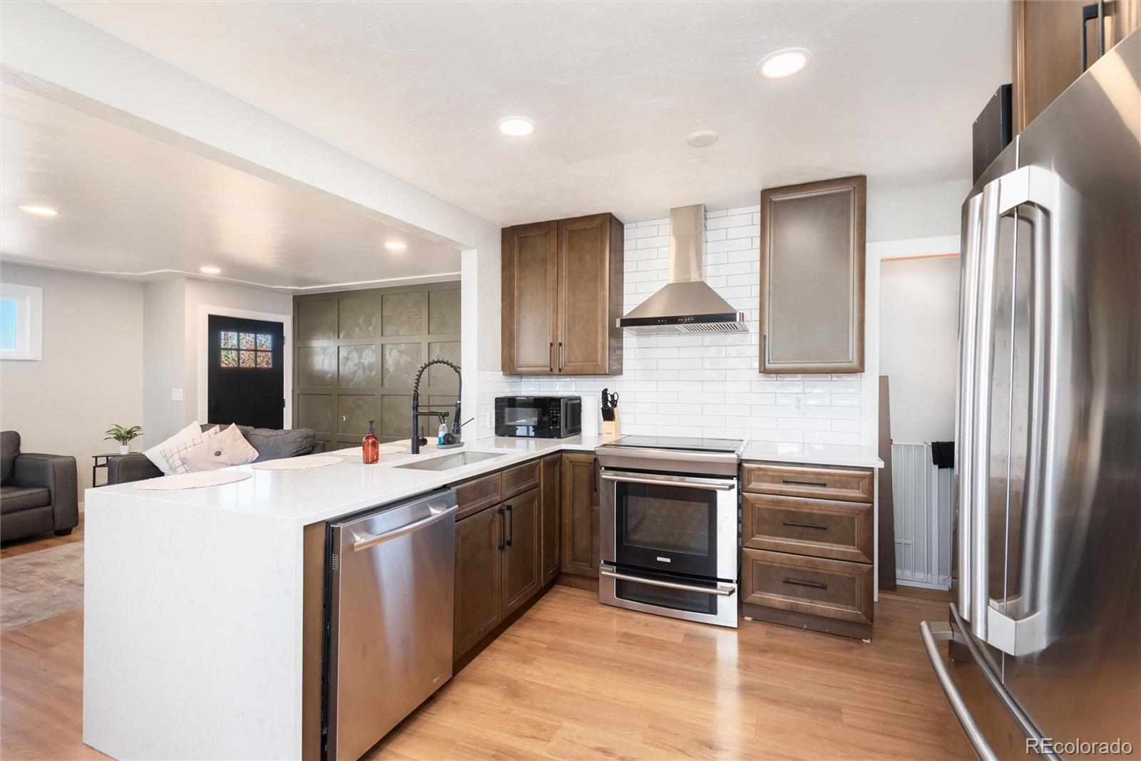 MLS Image #11 for 1600 w sheri lane,littleton, Colorado