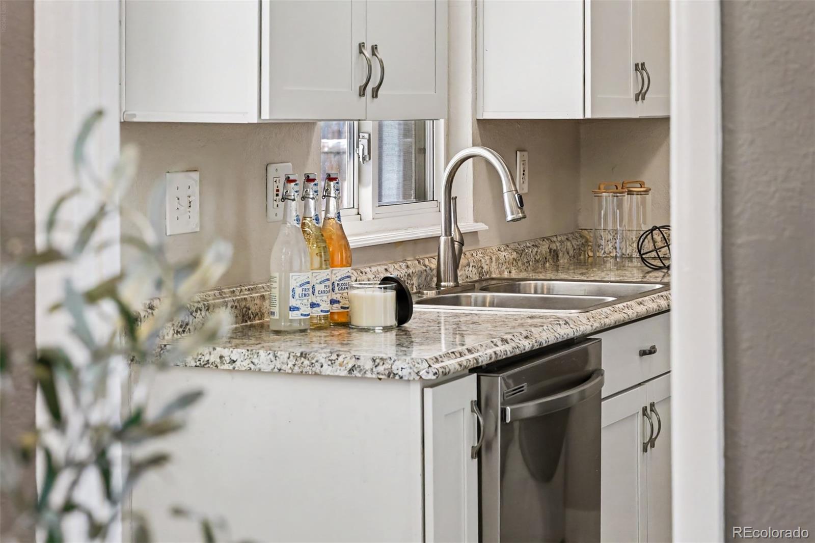 MLS Image #24 for 3041 s glencoe street,denver, Colorado