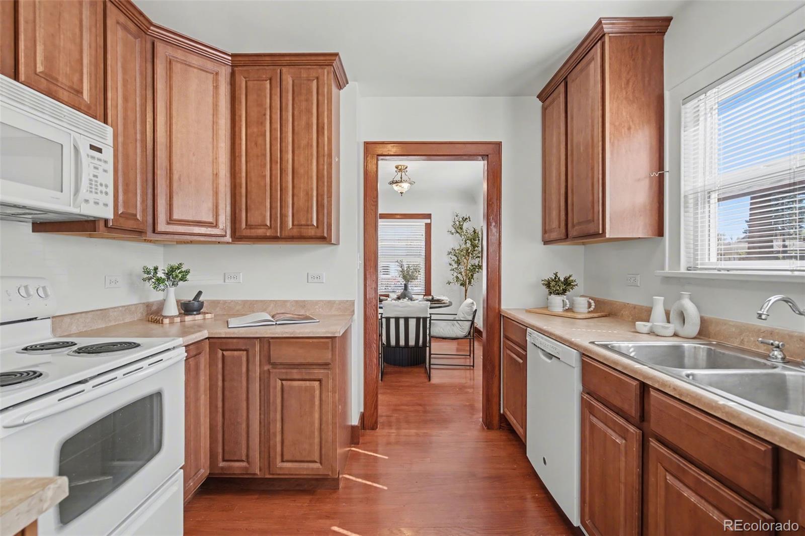 MLS Image #16 for 1015 e moreno avenue,colorado springs, Colorado