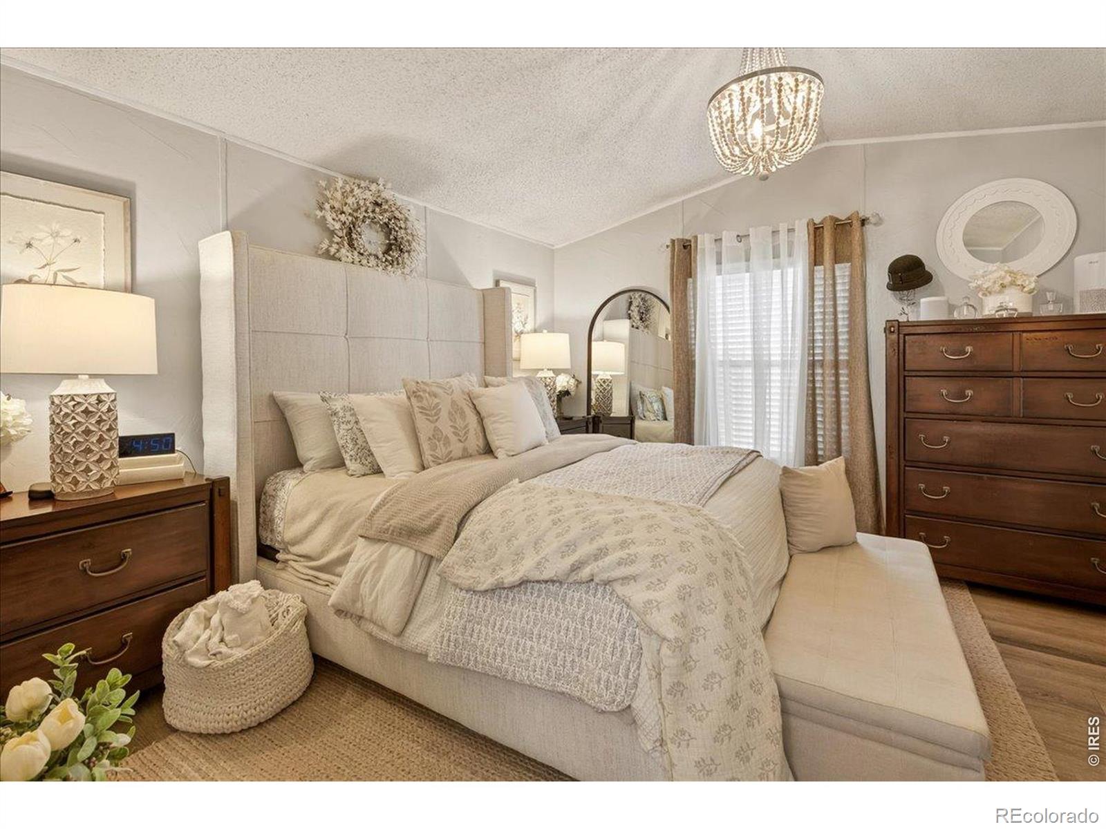 MLS Image #11 for 8410  madison way,denver, Colorado