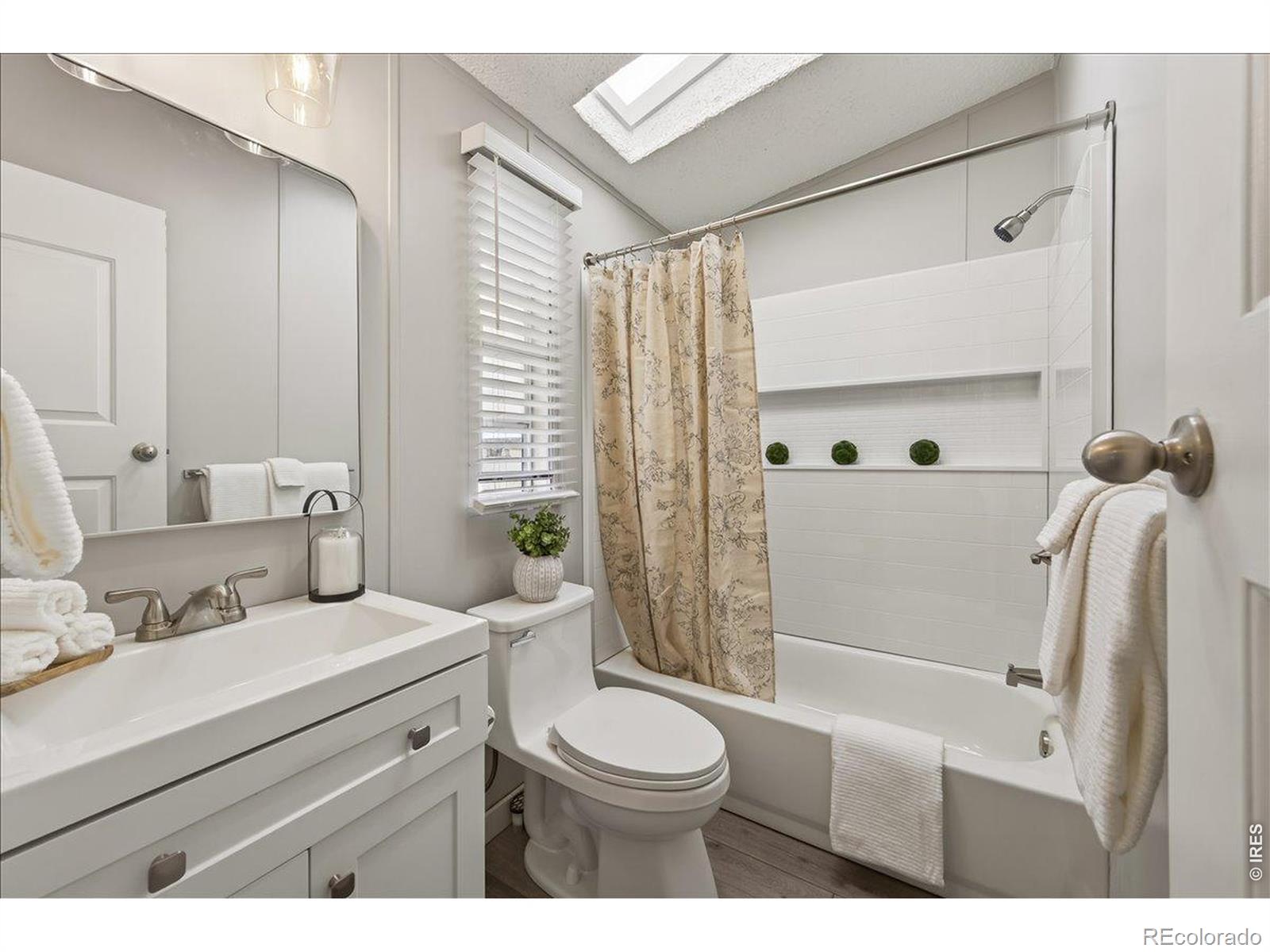 MLS Image #18 for 8410  madison way,denver, Colorado