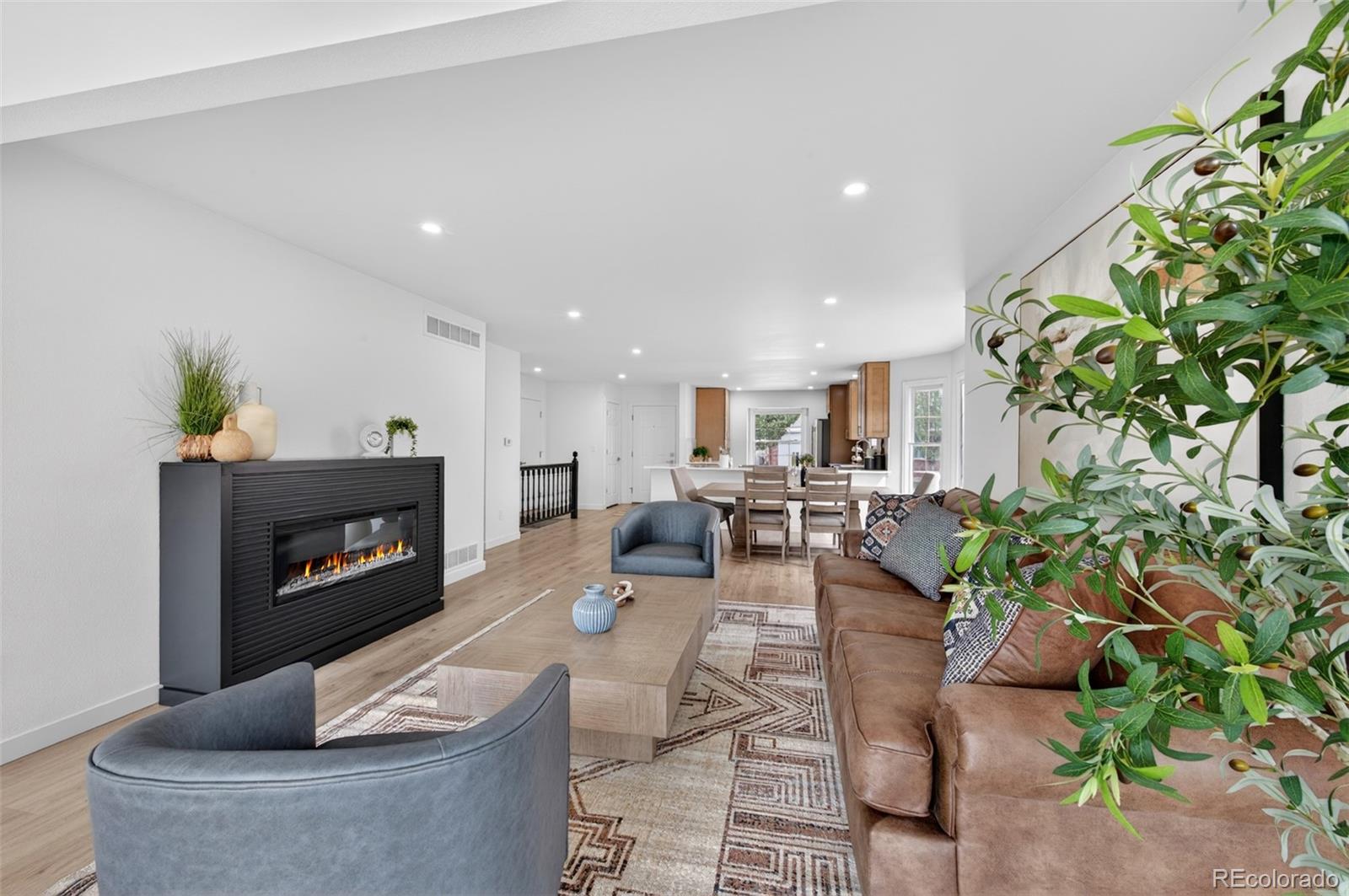MLS Image #8 for 8943  greenspointe lane,highlands ranch, Colorado