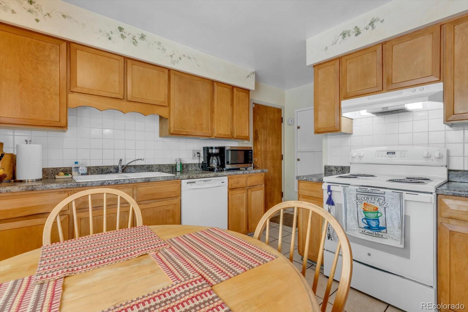 MLS Image #11 for 2825 s yates street,denver, Colorado