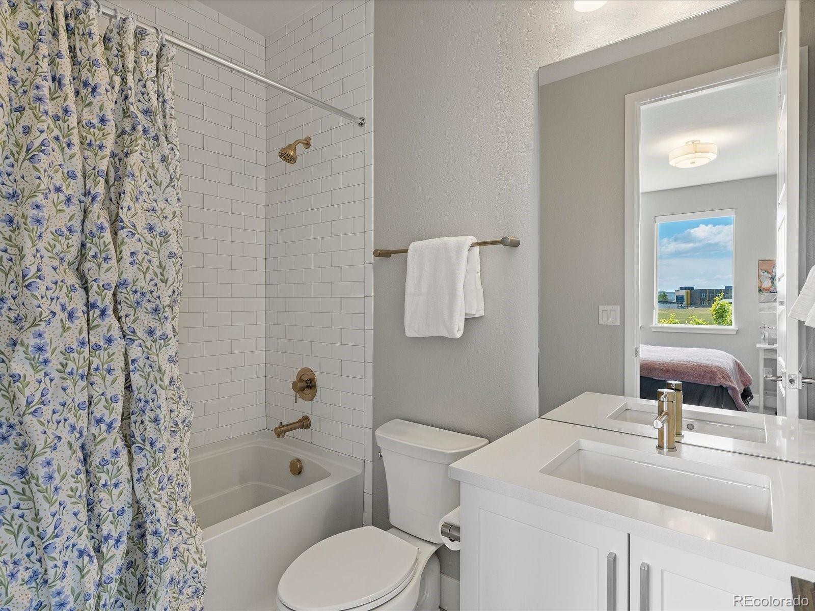 MLS Image #38 for 5833  galena street,denver, Colorado