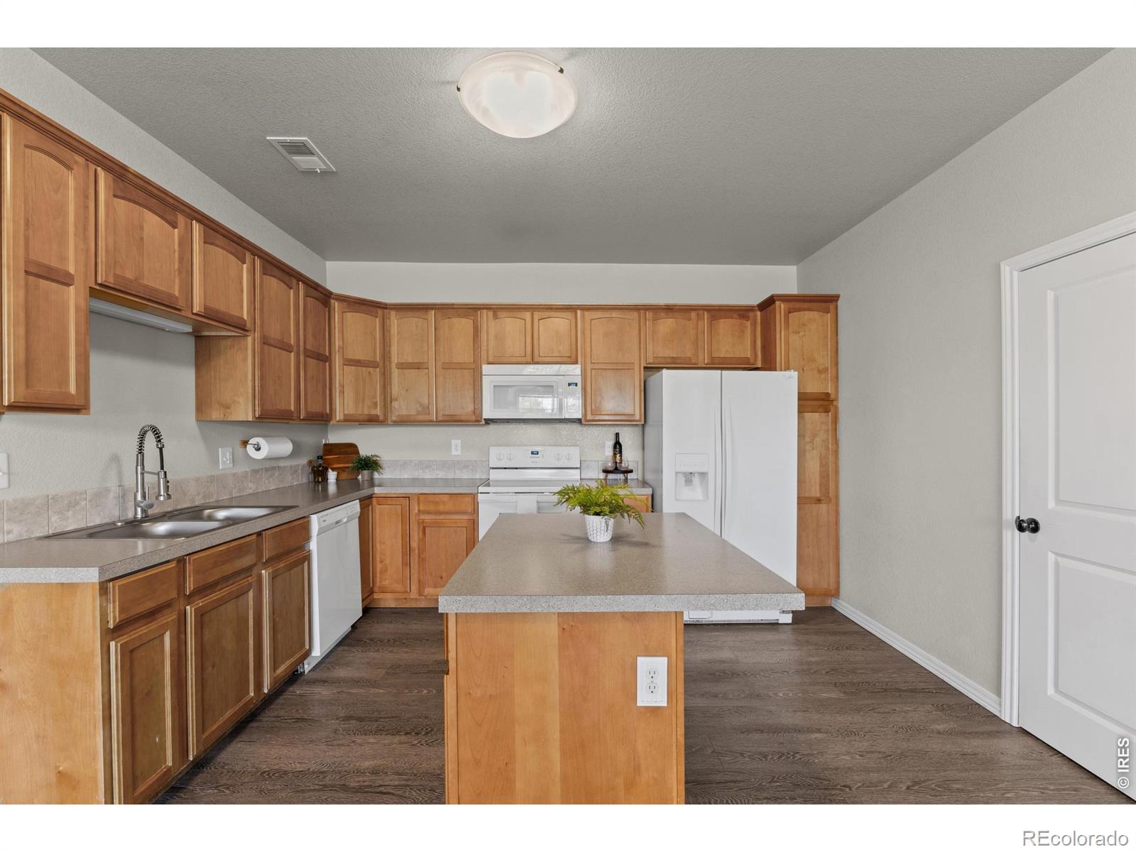 MLS Image #7 for 6911 w 3rd street,greeley, Colorado
