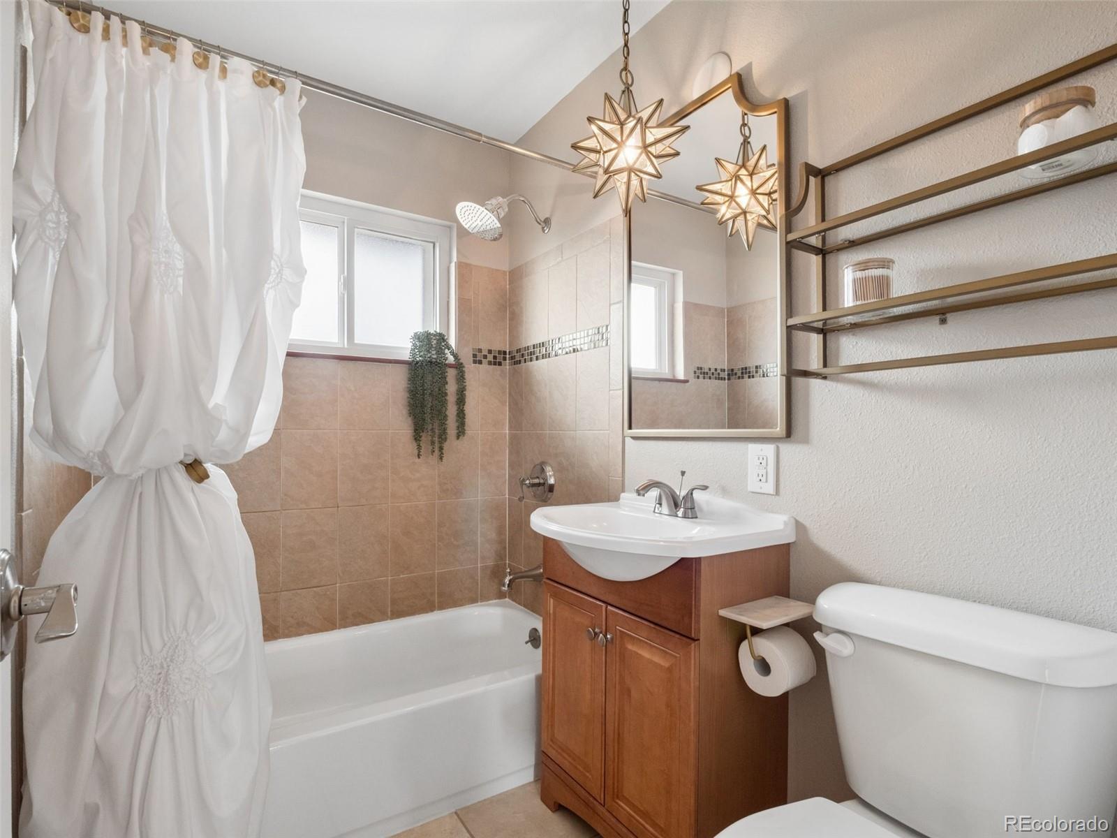 MLS Image #10 for 3199 s lowell boulevard,denver, Colorado