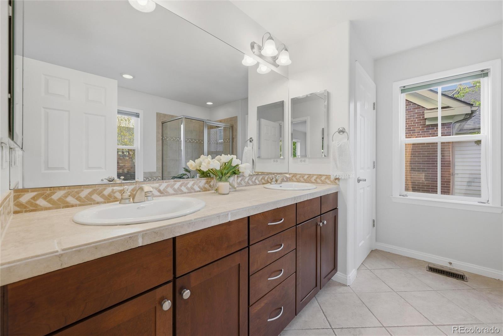 MLS Image #18 for 2820 n hanover street,denver, Colorado