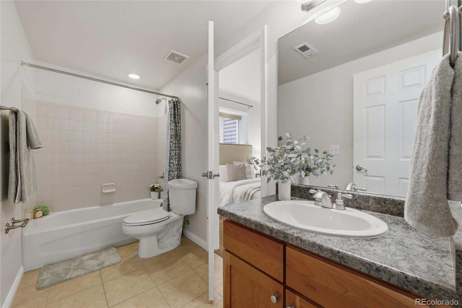 MLS Image #30 for 2820 n hanover street,denver, Colorado