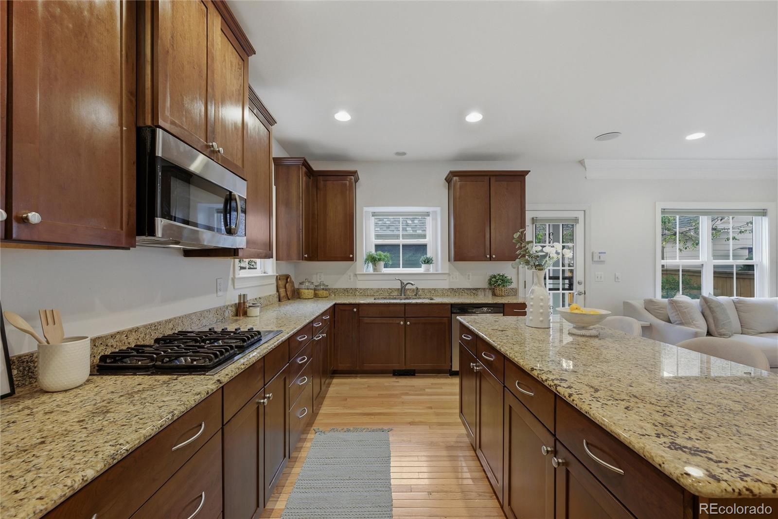 MLS Image #9 for 2820 n hanover street,denver, Colorado