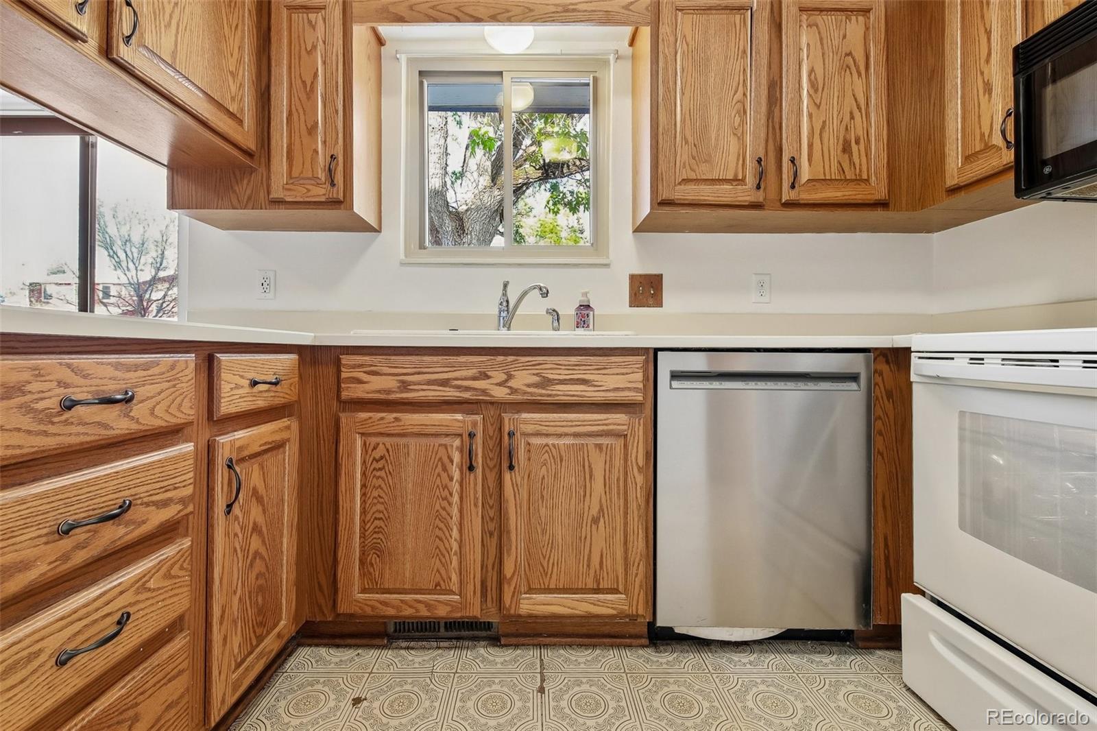 MLS Image #10 for 7322 s downing circle,centennial, Colorado