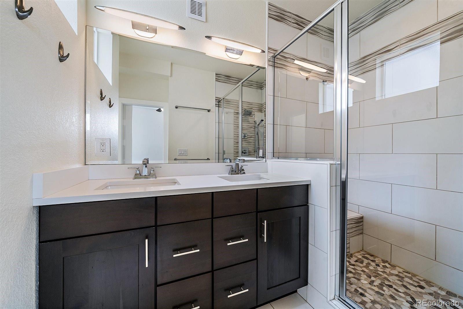 MLS Image #14 for 1340 n sheridan boulevard,denver, Colorado