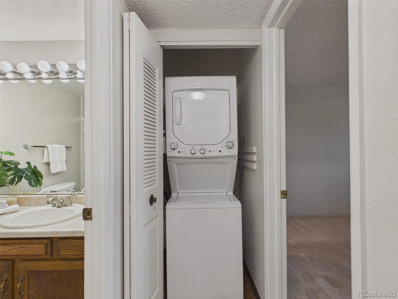MLS Image #13 for 1140 s monaco parkway 3,denver, Colorado