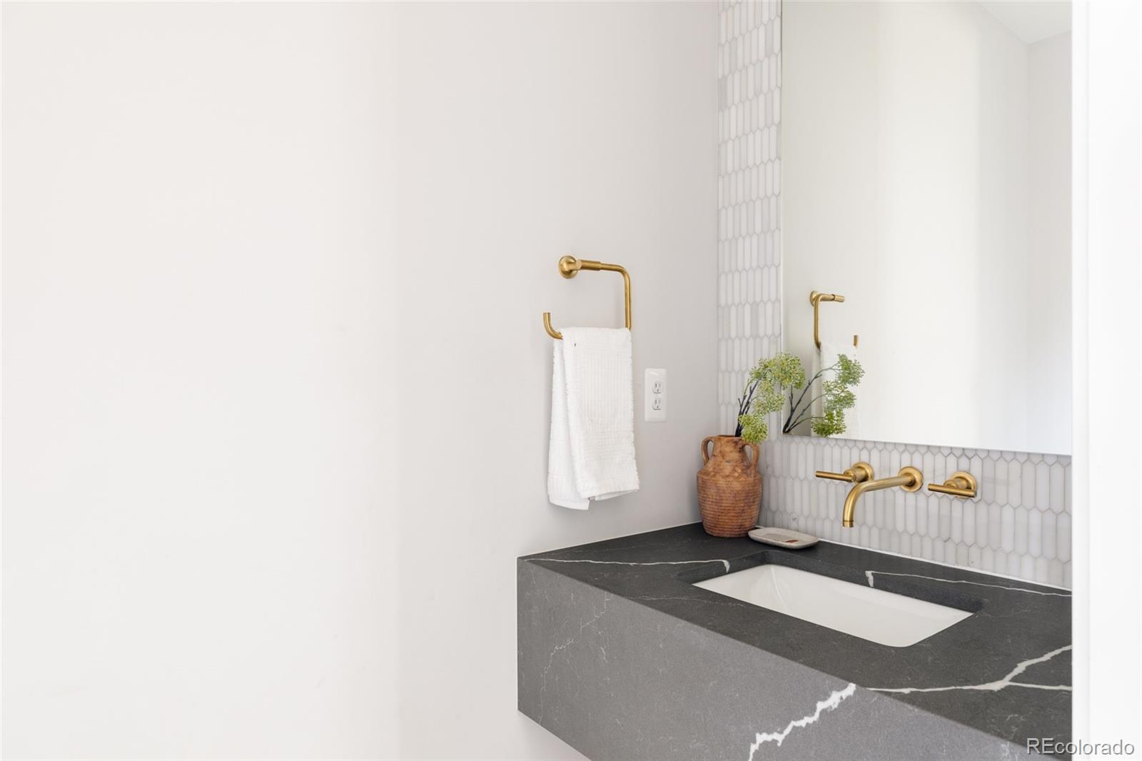 MLS Image #15 for 9950 e 63rd drive,denver, Colorado