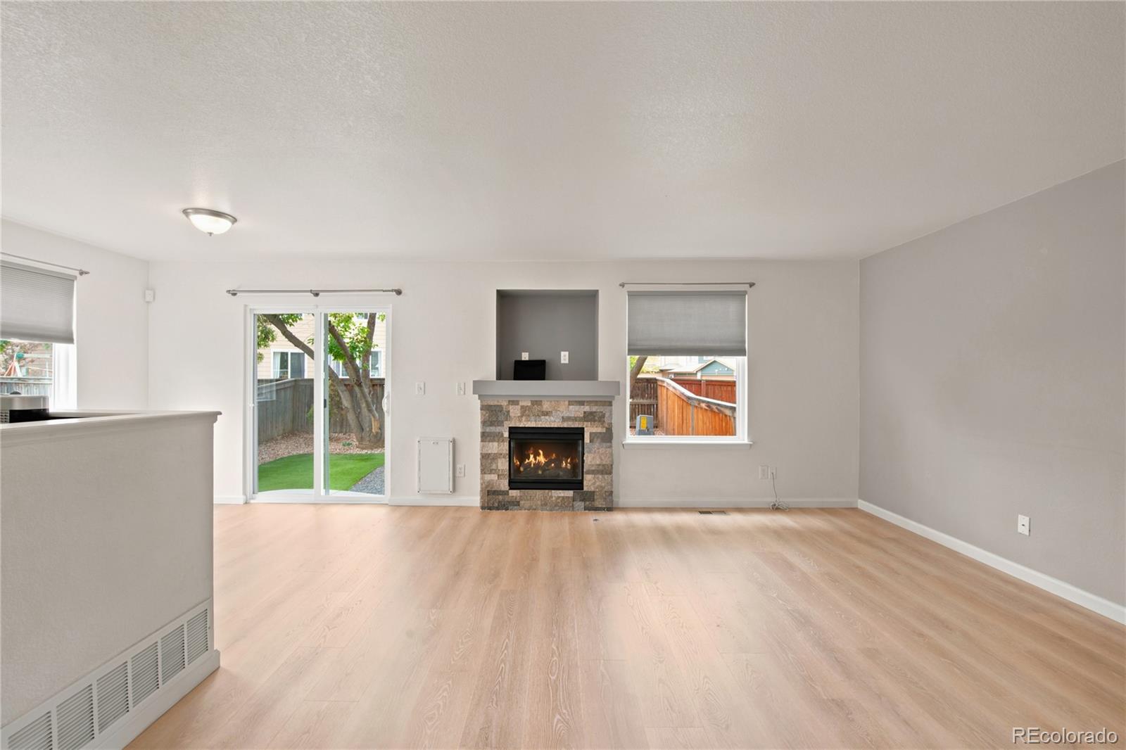 MLS Image #2 for 9687  eagle creek parkway,commerce city, Colorado