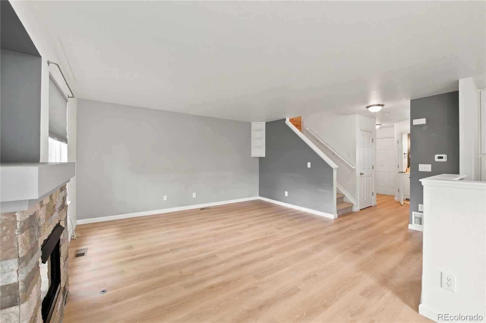 MLS Image #3 for 9687  eagle creek parkway,commerce city, Colorado
