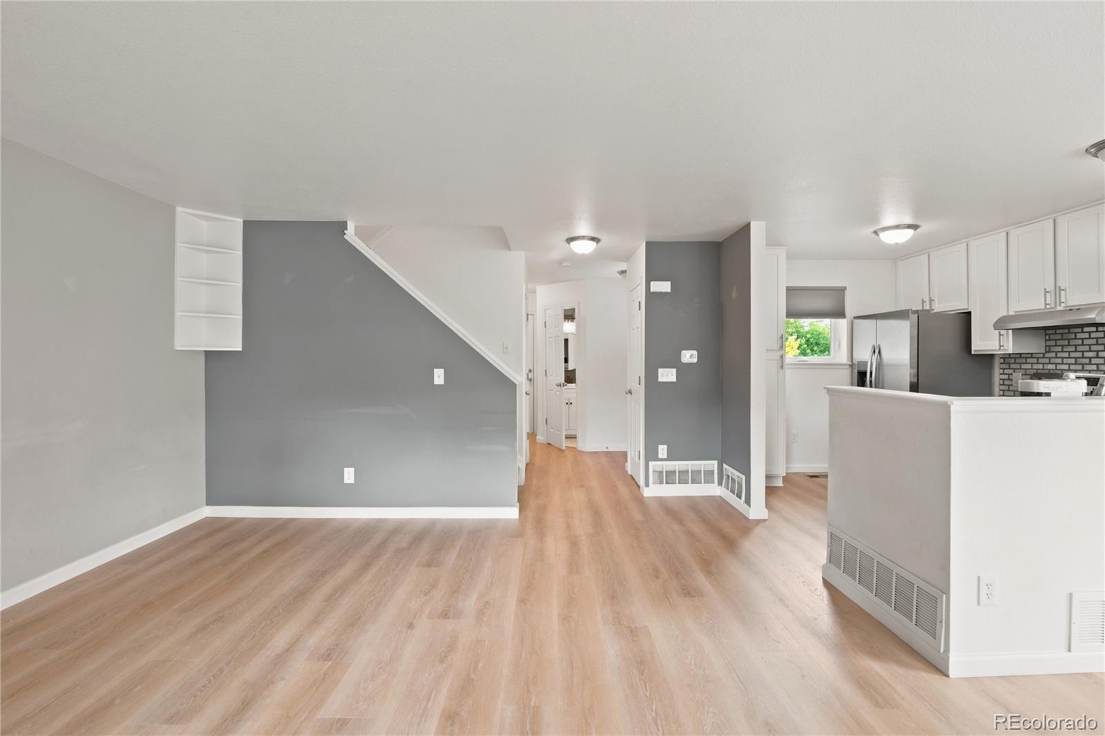 MLS Image #4 for 9687  eagle creek parkway,commerce city, Colorado