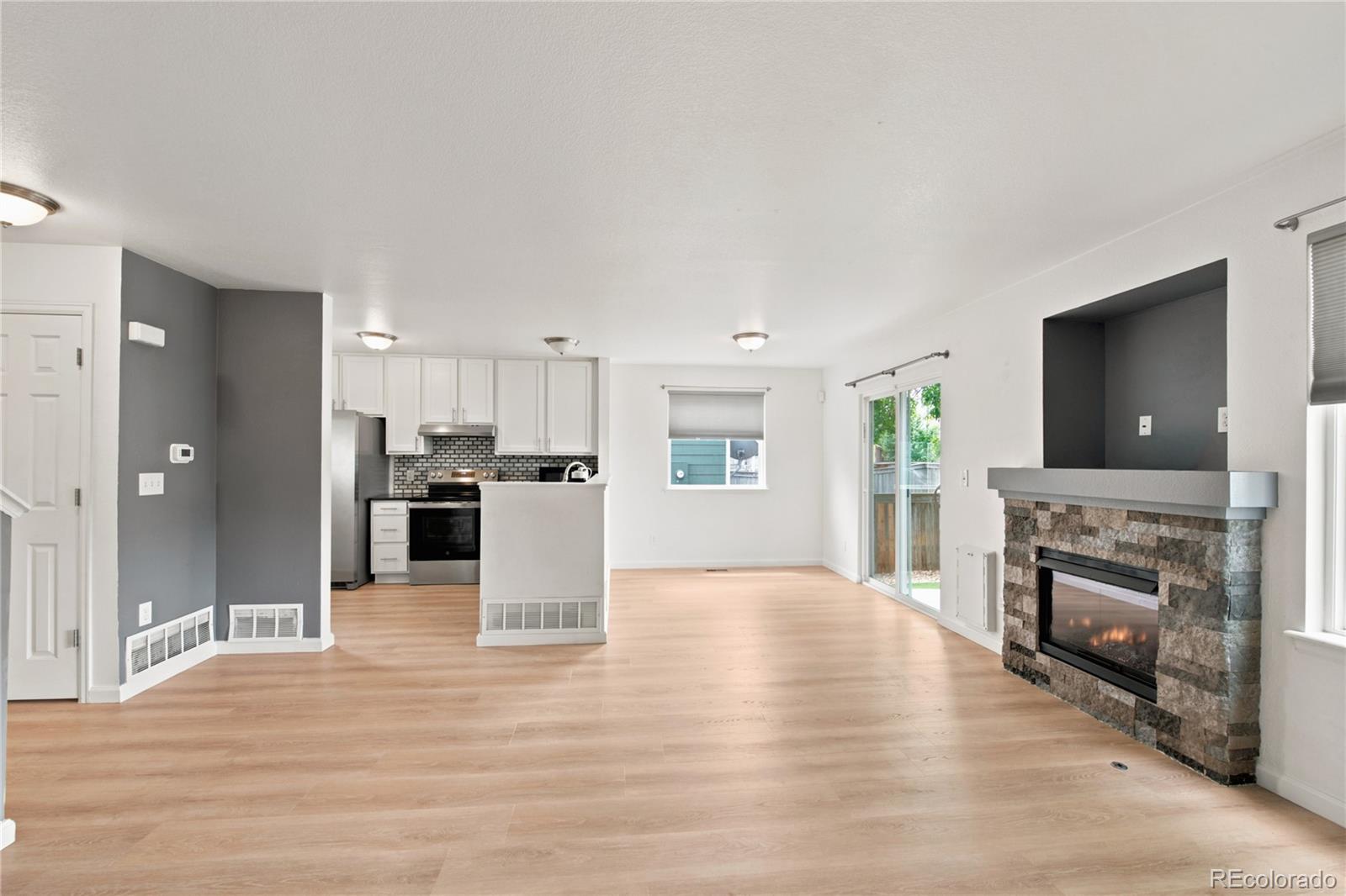 MLS Image #5 for 9687  eagle creek parkway,commerce city, Colorado