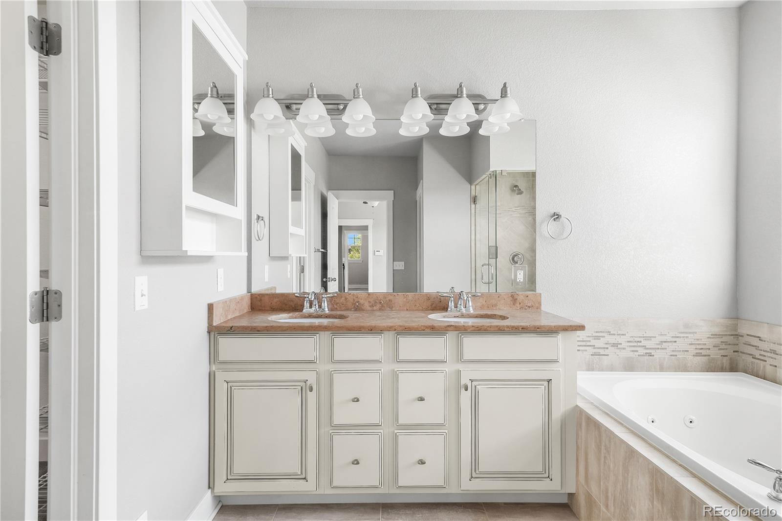 MLS Image #23 for 4944  wabash street,denver, Colorado