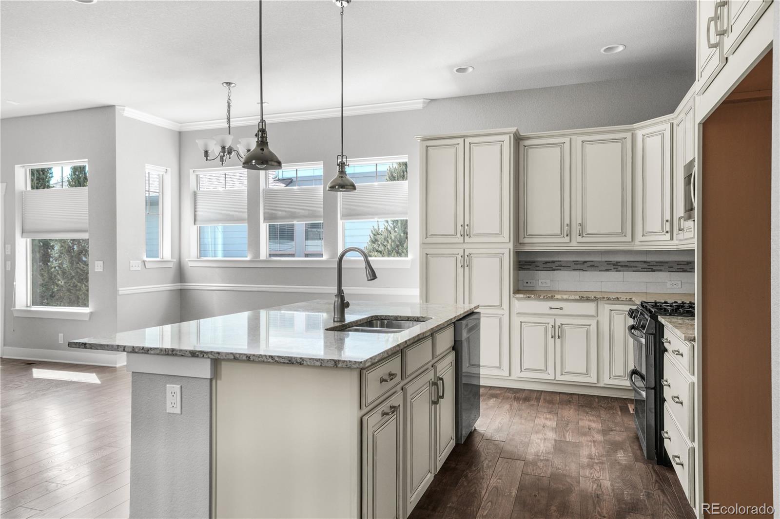 MLS Image #3 for 4944  wabash street,denver, Colorado