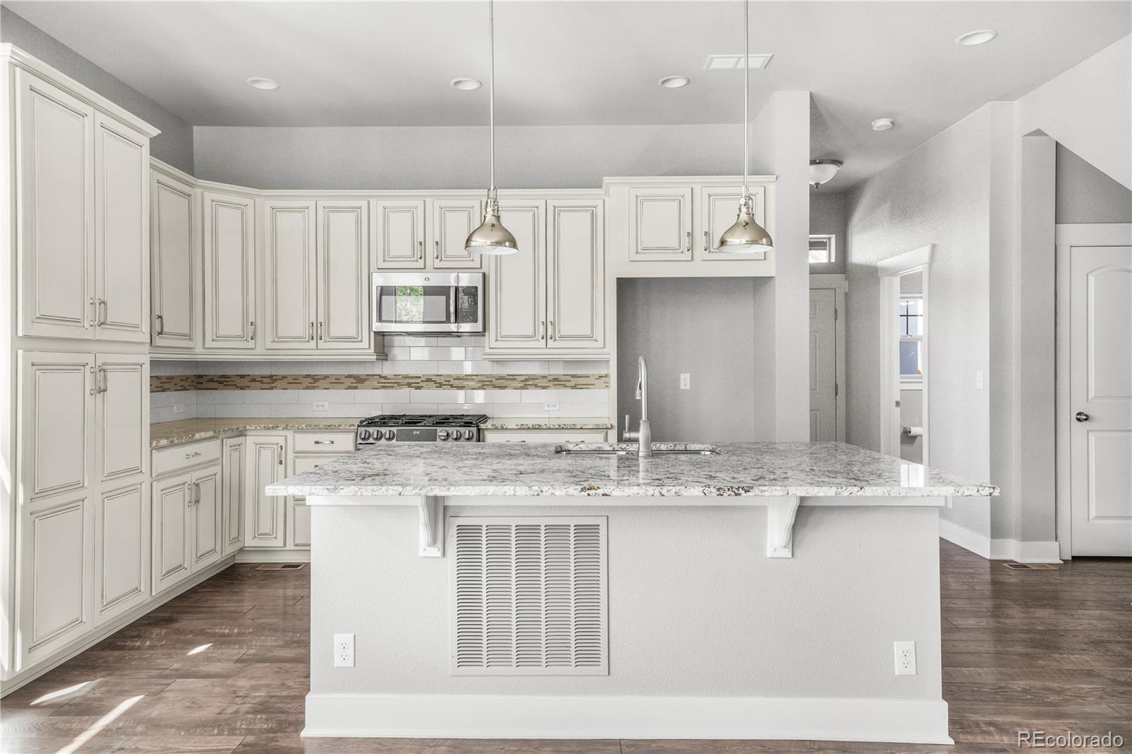 MLS Image #5 for 4944  wabash street,denver, Colorado
