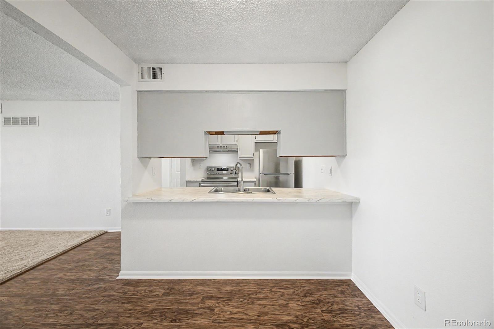 MLS Image #7 for 519  wright street 204,lakewood, Colorado