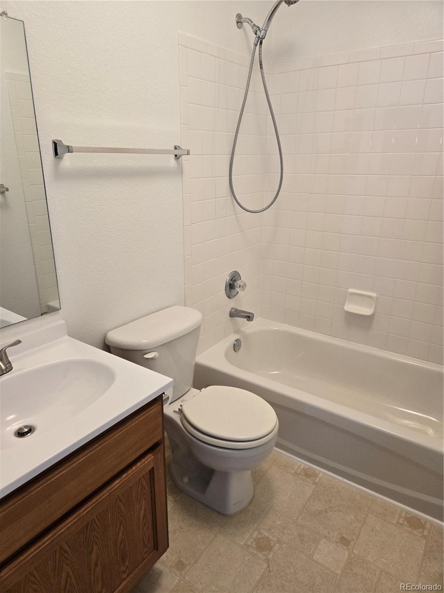 MLS Image #11 for 55606 e 28th place,strasburg, Colorado