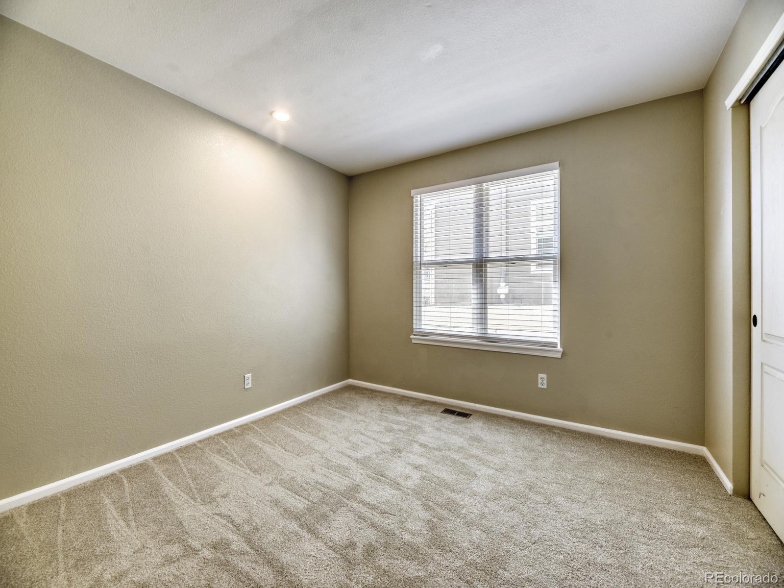 MLS Image #11 for 8037 s yukon way,littleton, Colorado