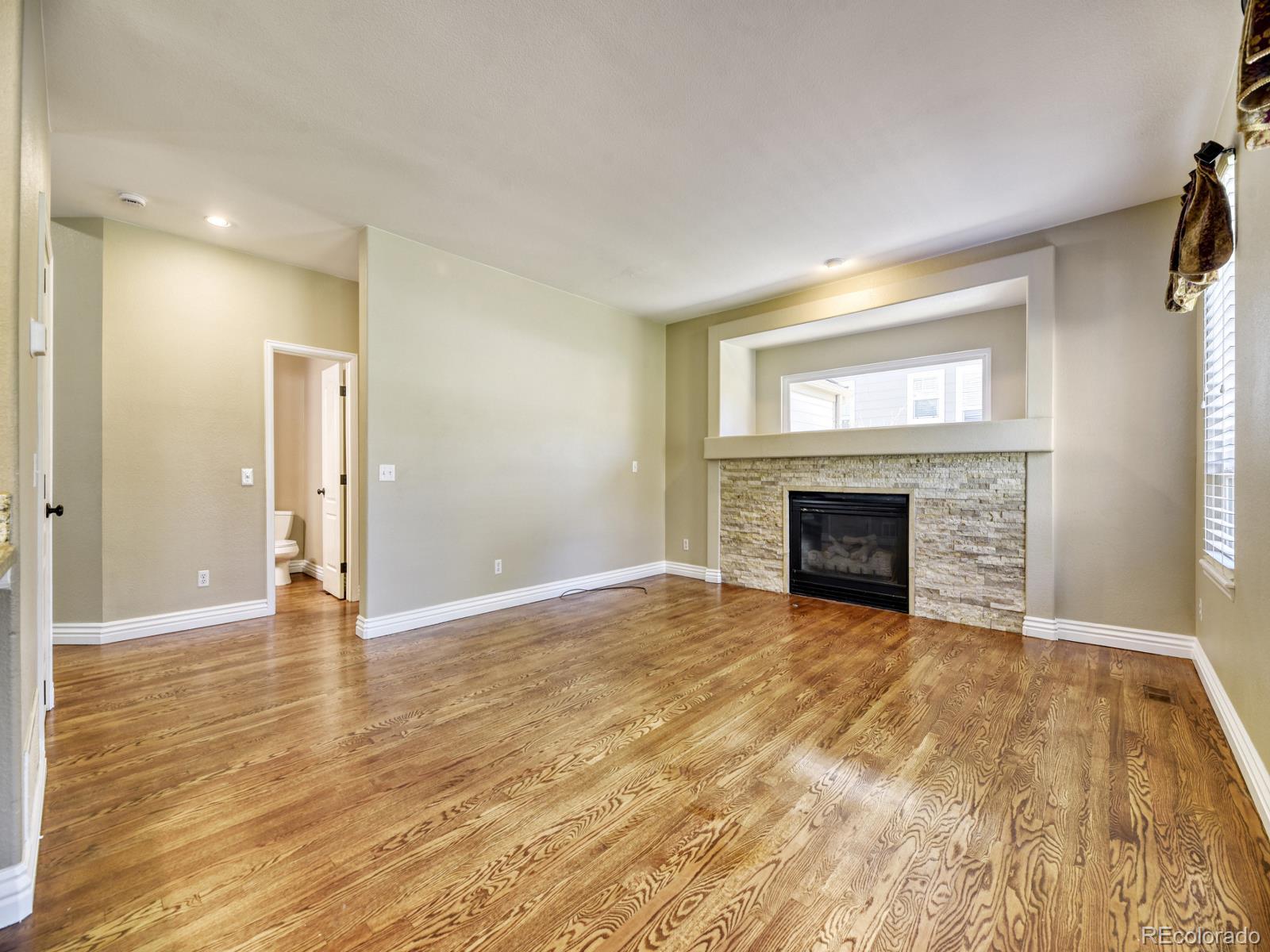 MLS Image #4 for 8037 s yukon way,littleton, Colorado