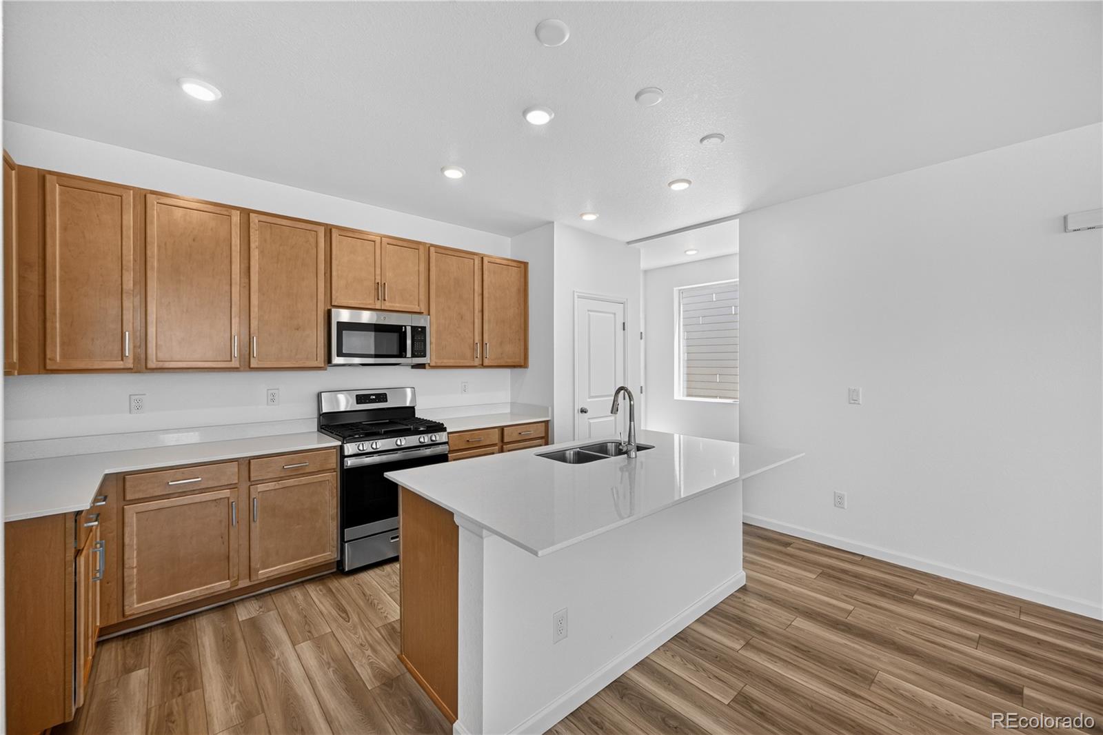 MLS Image #7 for 342 n bersshine court,watkins, Colorado
